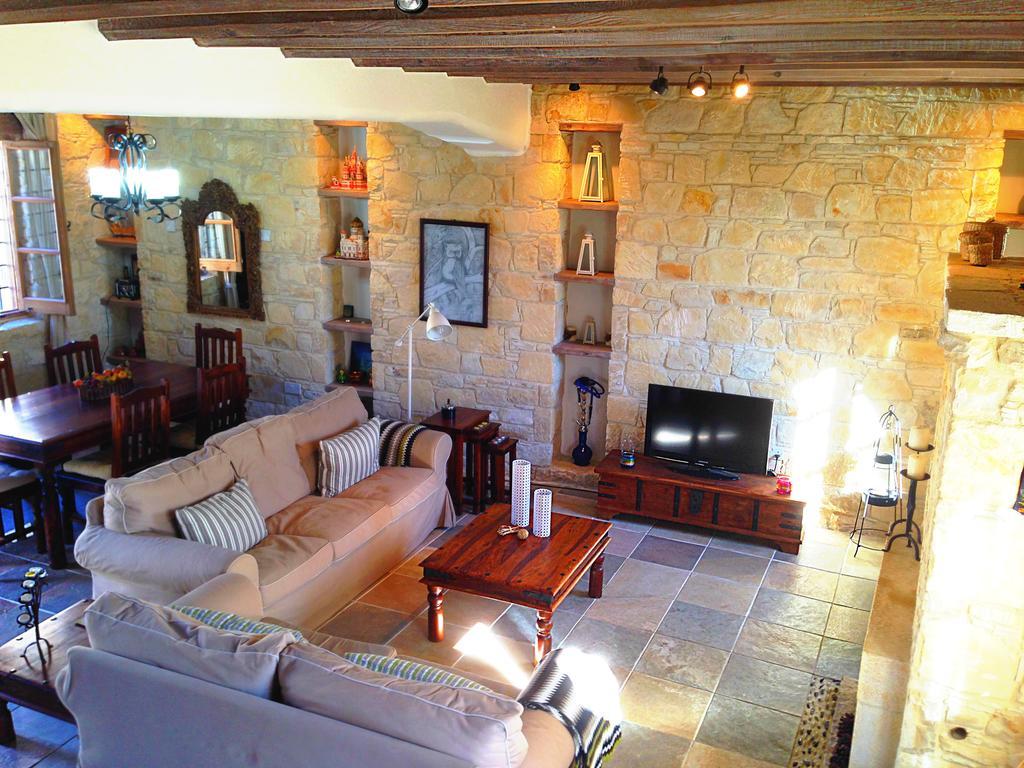 Lofou Traditional Stone House Екстериор снимка